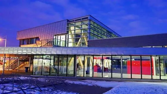 Lycée Charles de Foucauld : Bardage en Inox Glacé.